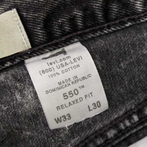 VTG Levi's 550 Black Acid Wash Distressed Shorts - Picture 4 of 5